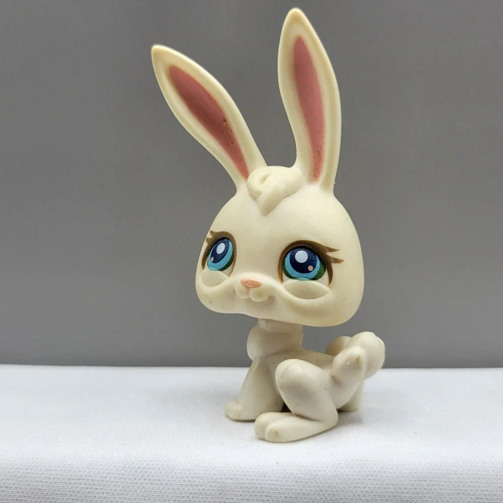 Littlest Pet Shop LPS #3 White Rabbit Bunny Blue Eyes Hasbro Figure
